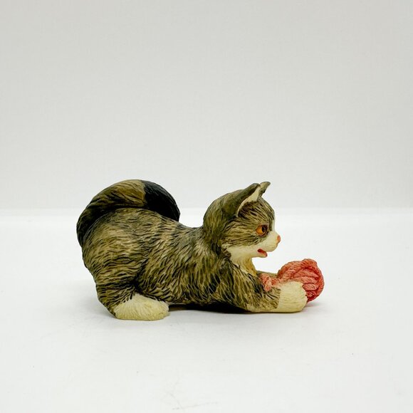 Vintage Set Resin Tabby Cats Playing Yarn Kittens 90s - Picture 5 of 16